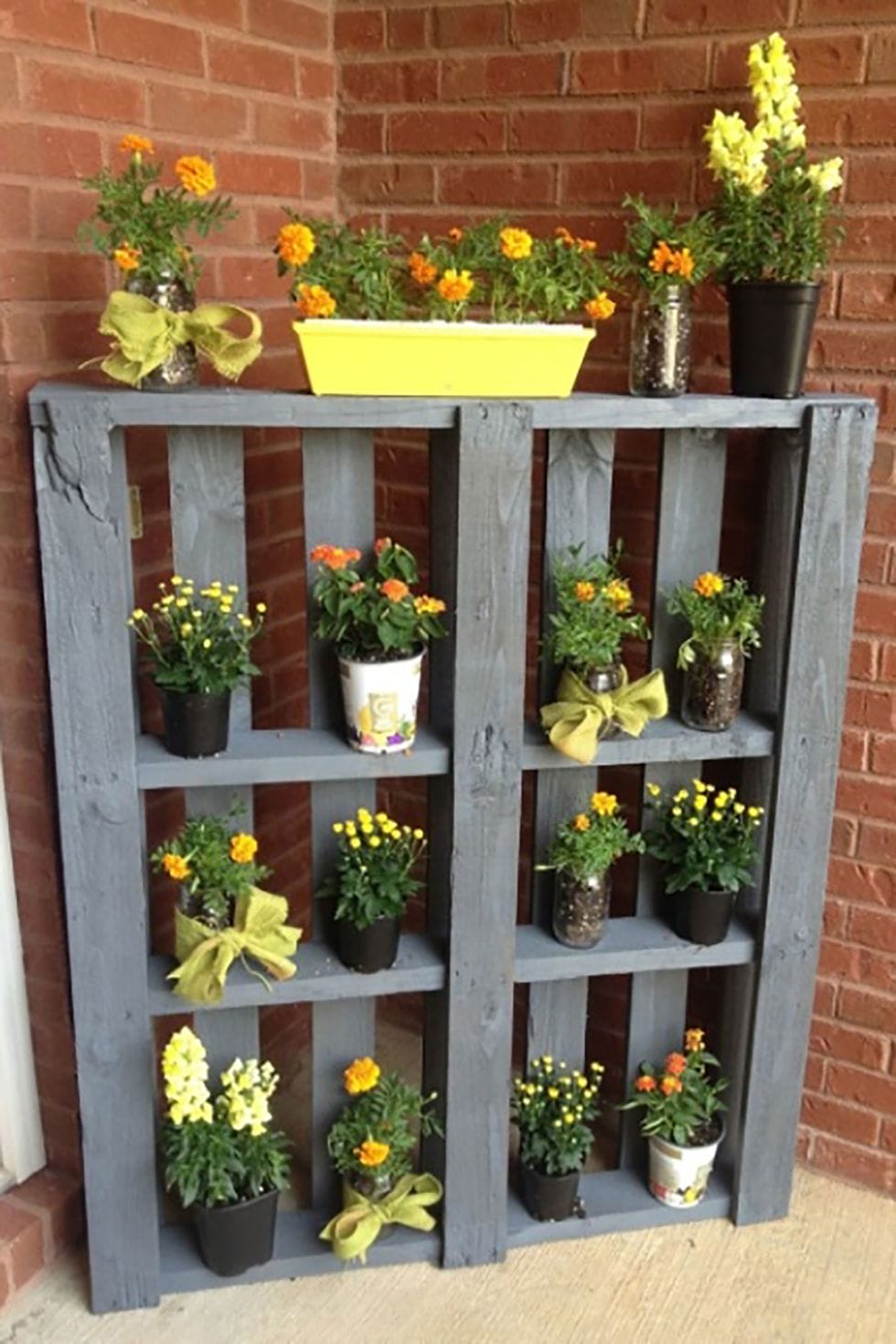 Pretty artificial vertical garden ideas #verticalgarden Pretty wooden wall planters outdoor #verticalgarden
