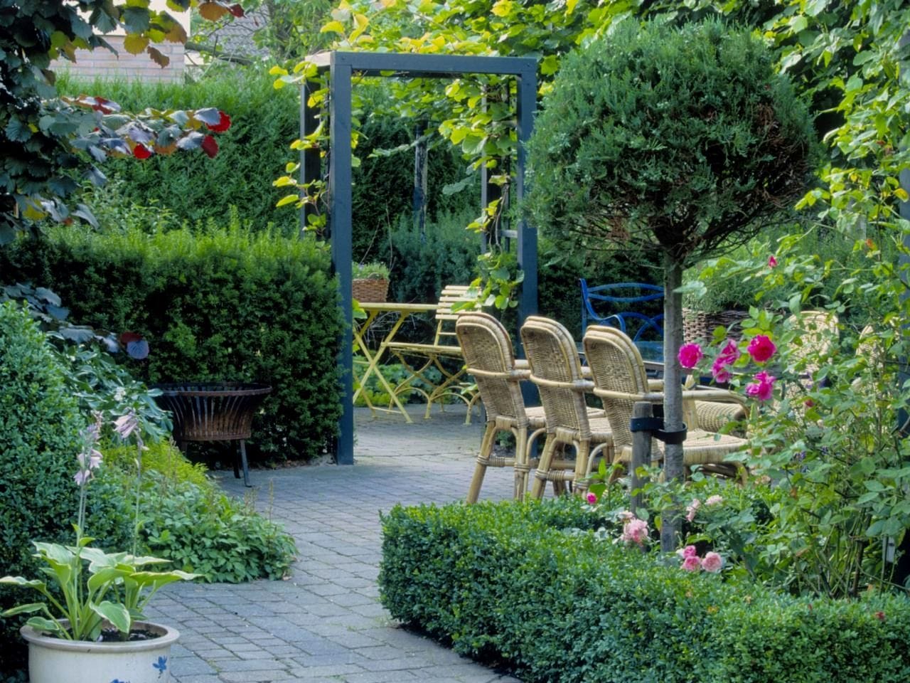 outdoor privacy screen grey