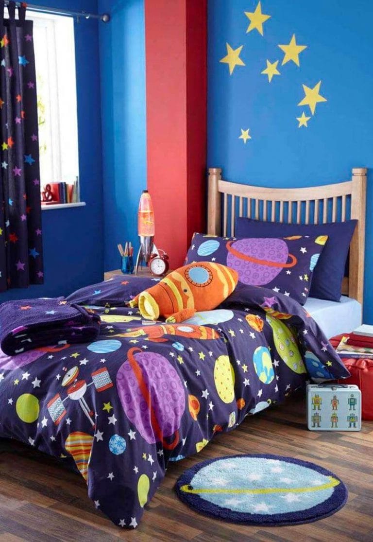 space themed childs bedroom