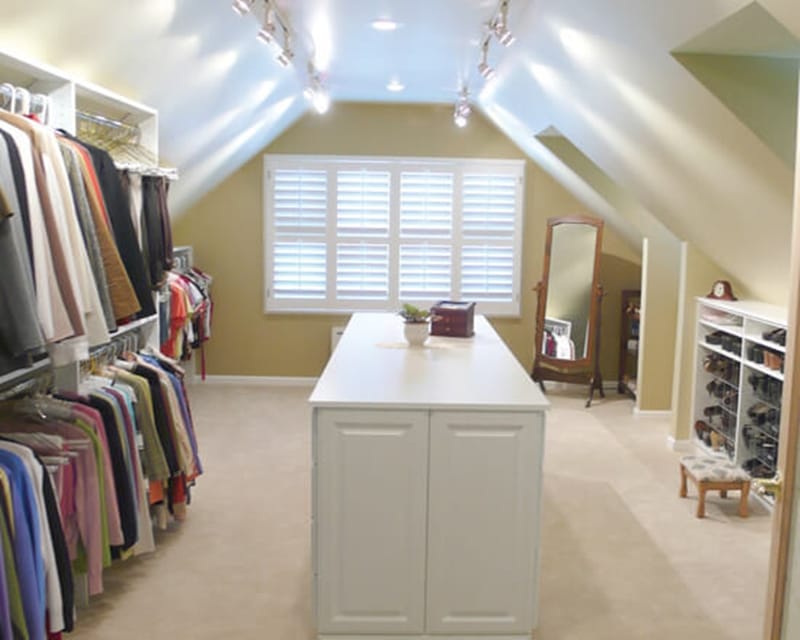 walk in closet small island