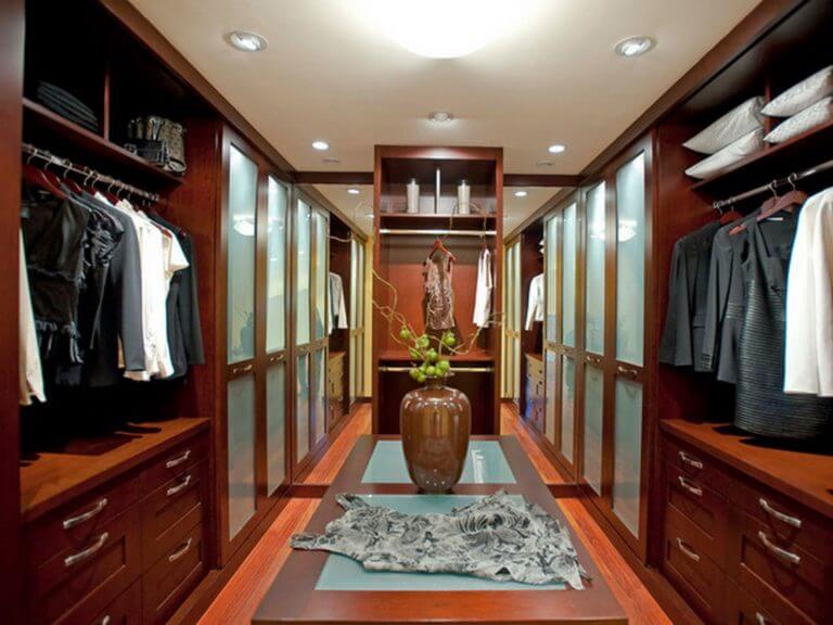 mini walk in closet ideas