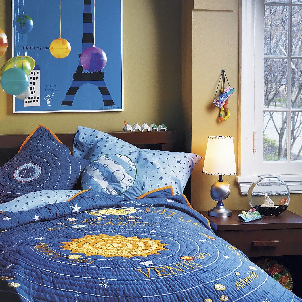 space themed bedroom for toddlers