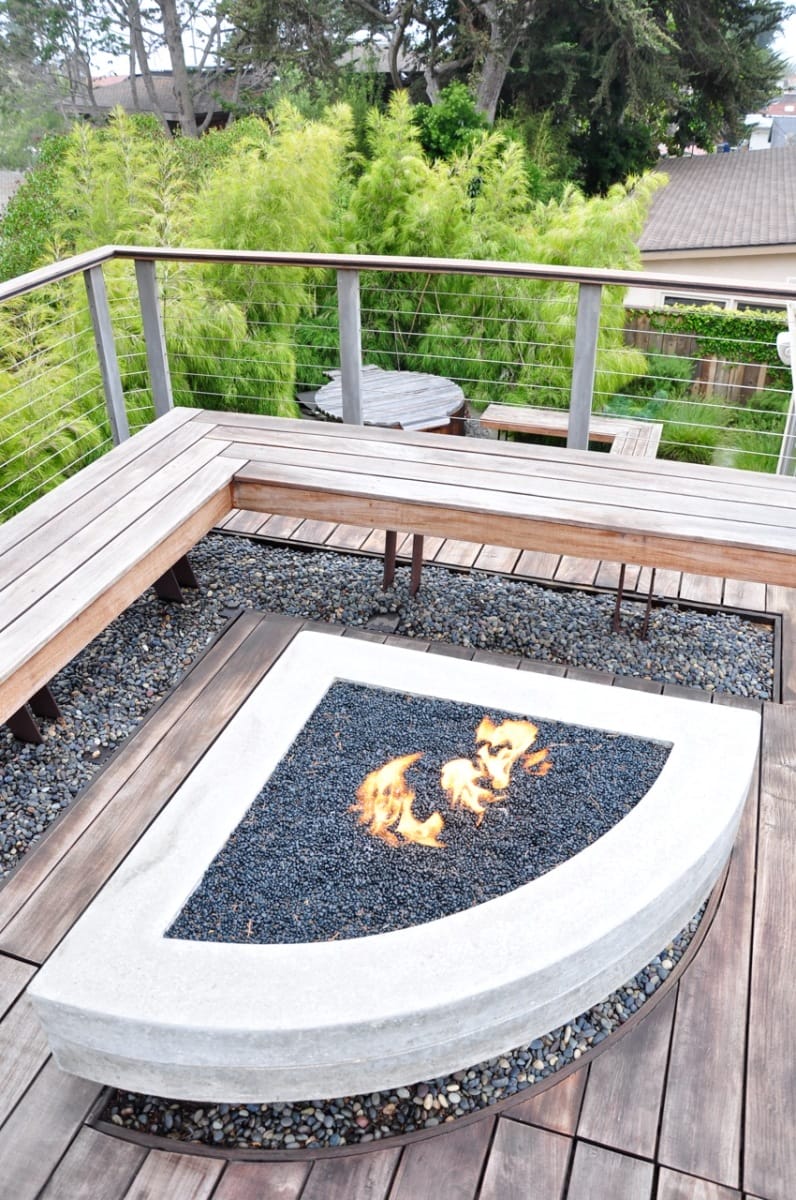 Corner Yard Landscaping Ideas with Fire Pit