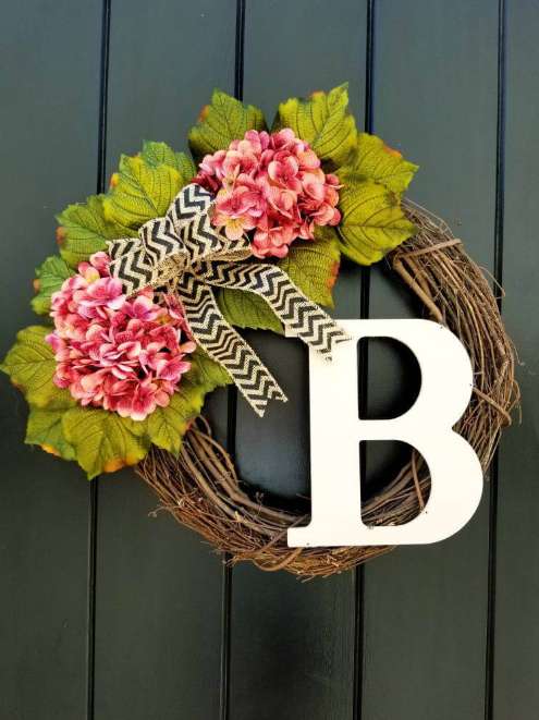 Farmhouse Floral Arrangement Ideas for Front Doors