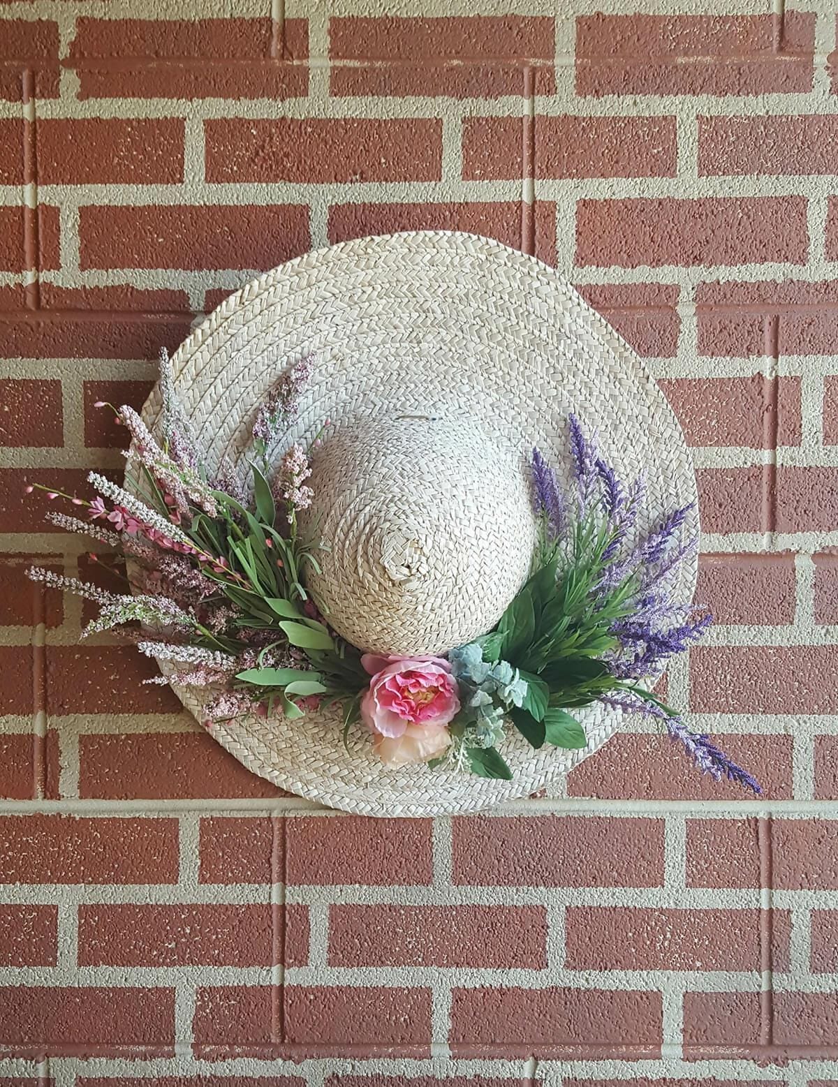 Farmhouse Flower Ideas with Garden Hat