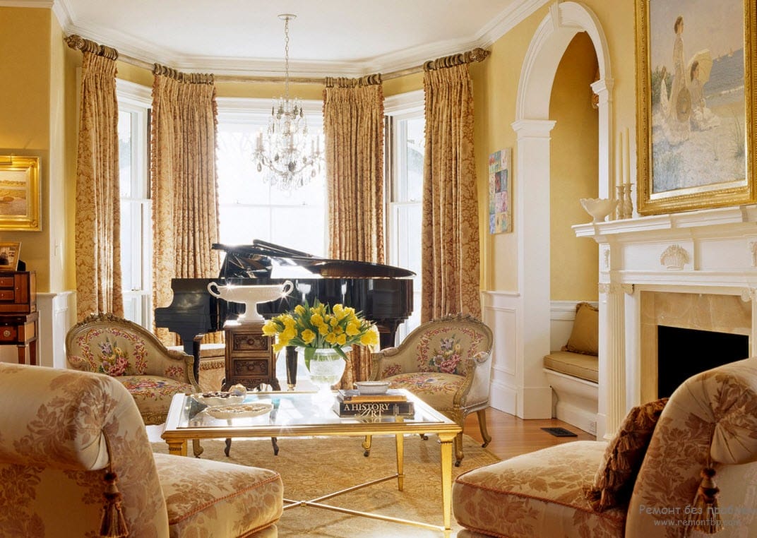 Gold Living Room Ideas in Victorian Style