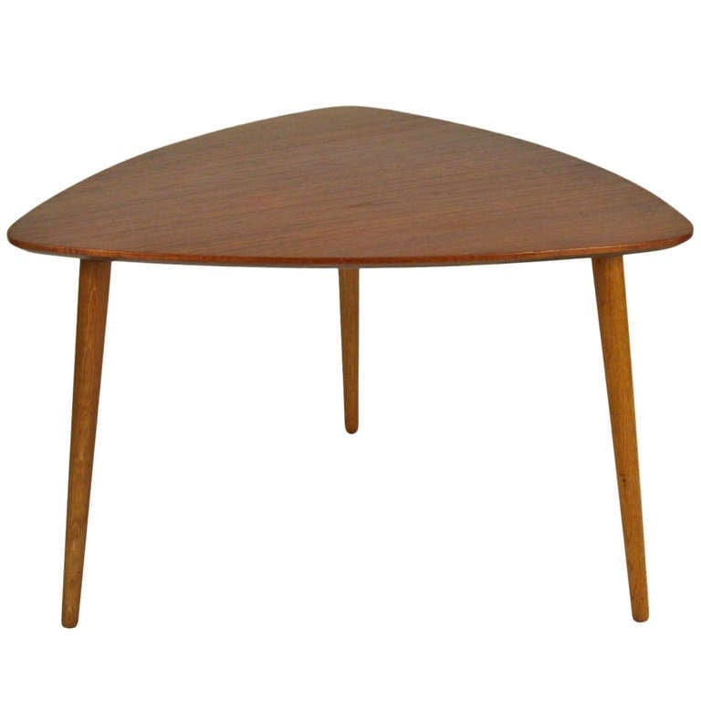 Guitar Pick Inspired Triangle Table Ideas