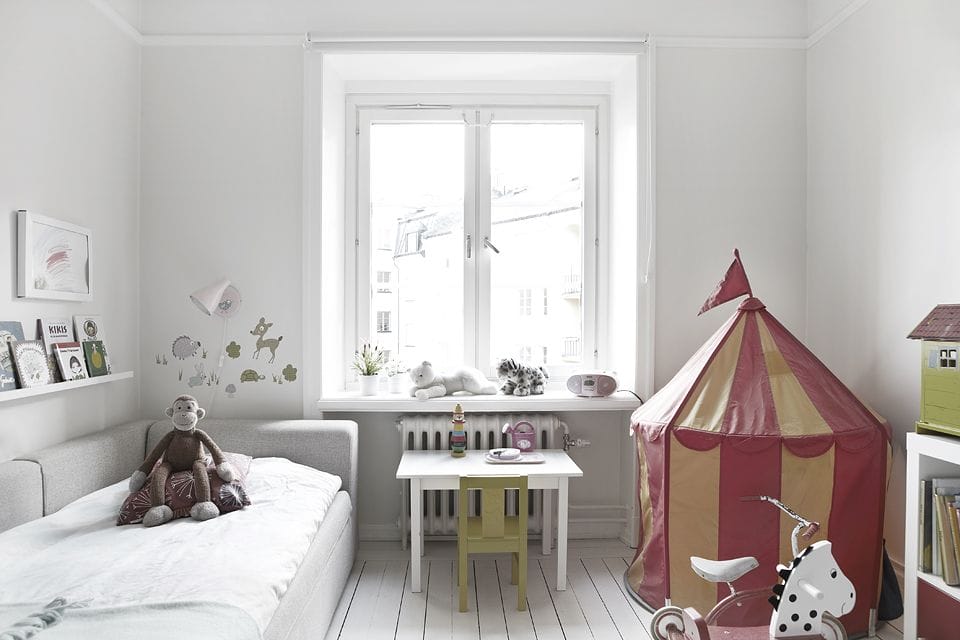 Toddler Girl Bedroom Ideas with Small Tent