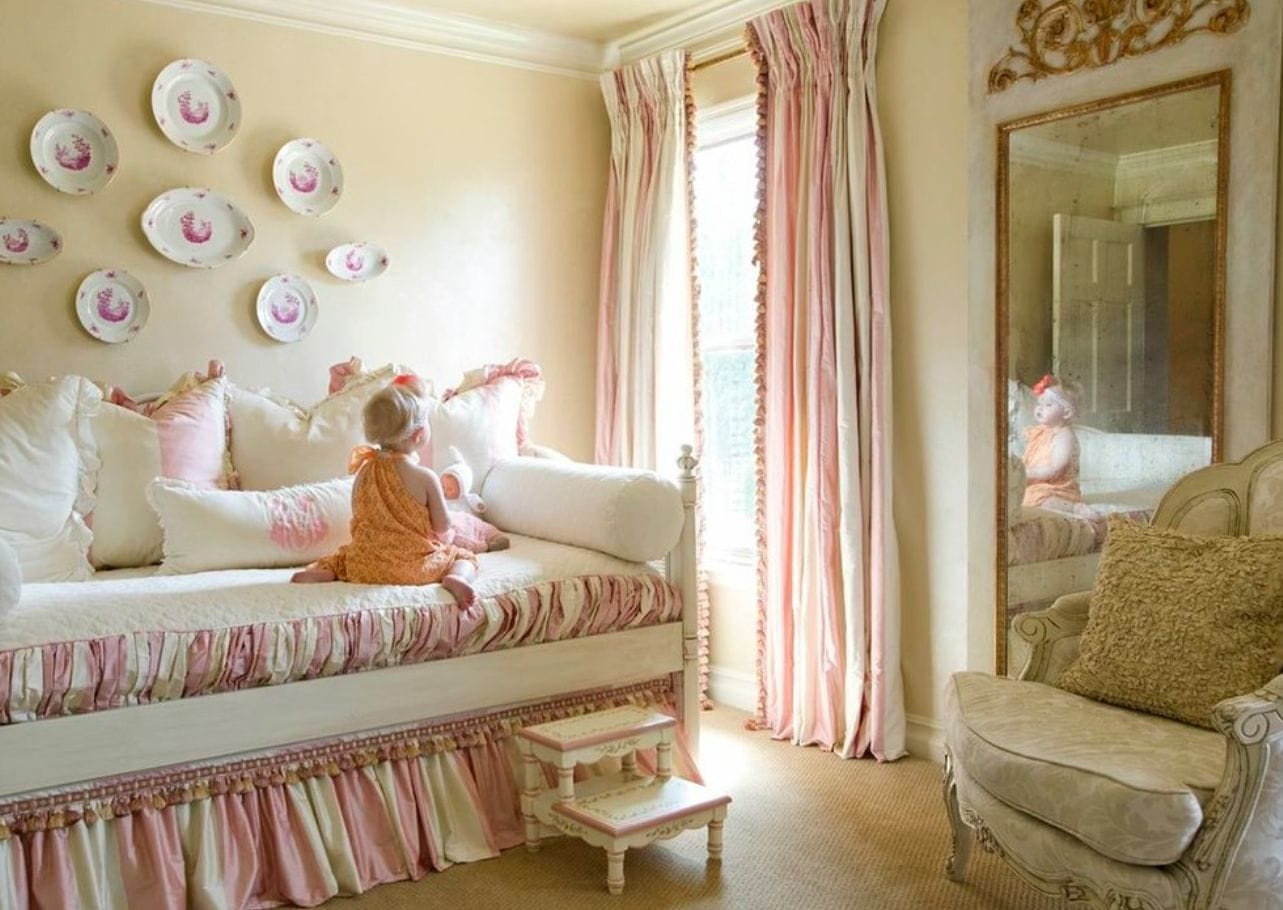 Toddler Girl Bedroom Ideas with Vintage Decorations