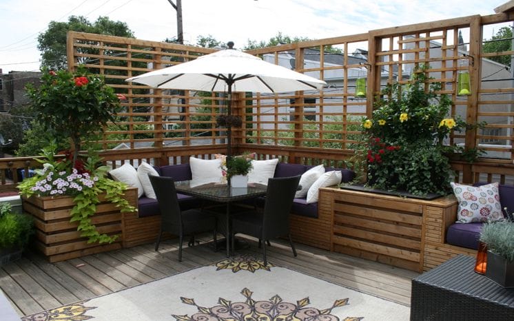 corner Yard Landscaping Ideas with Trellis