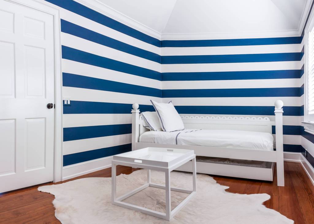 b&q blue striped wallpaper