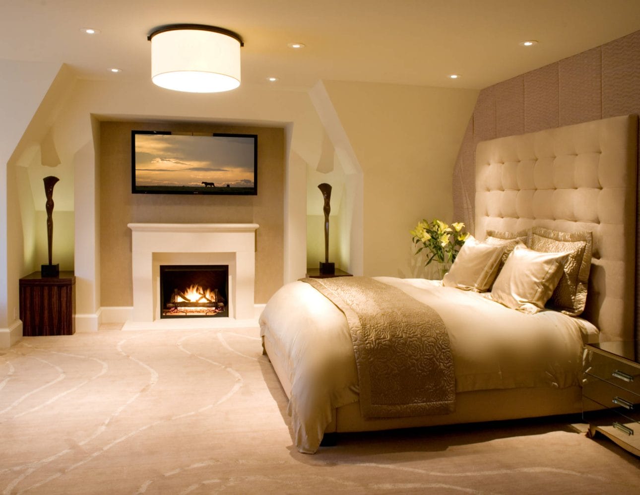 gold and white bedroom decor ideas