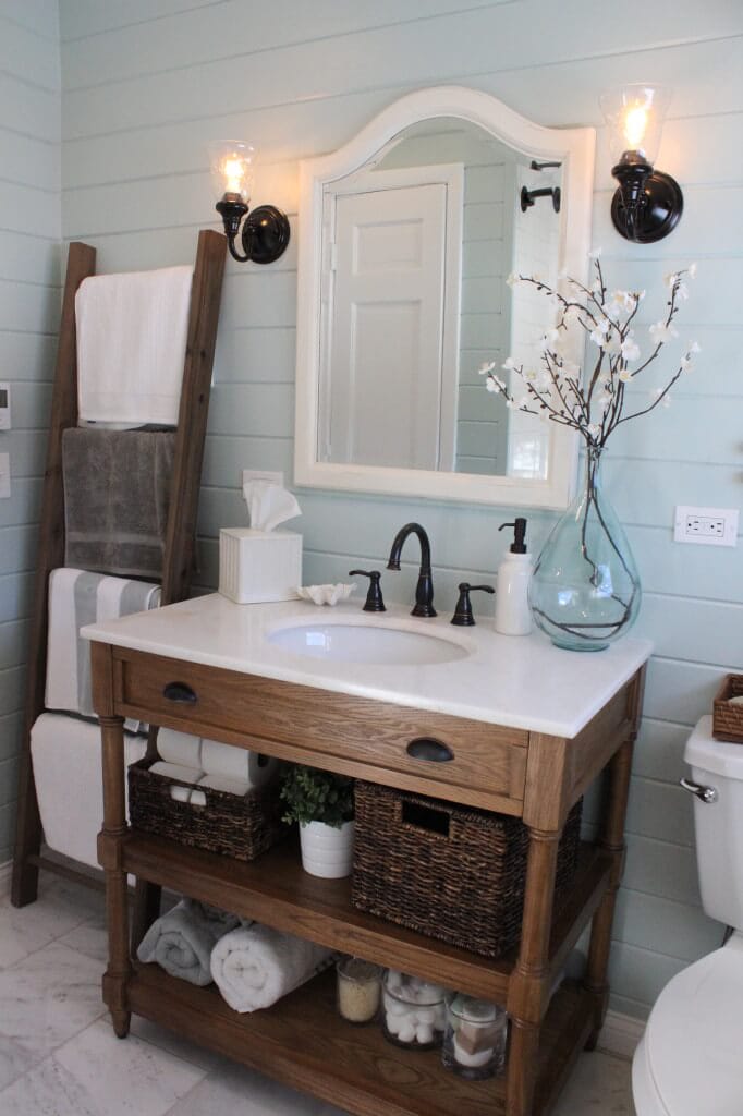 pictures of cottage bathrooms