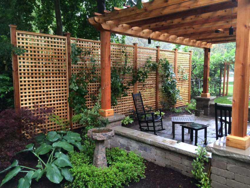 installing a lattice privacy screen