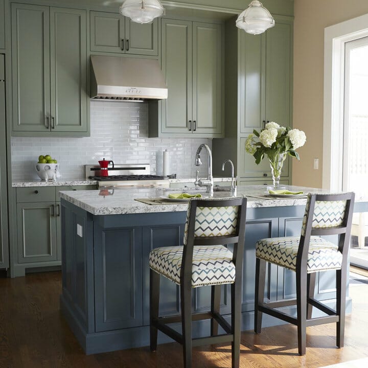 26 Impressive Color Schemes for Kitchens with Dark