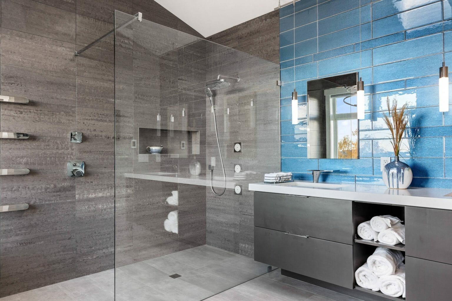 29 Blue and Gray Bathroom Ideas You’ll Swoon Over