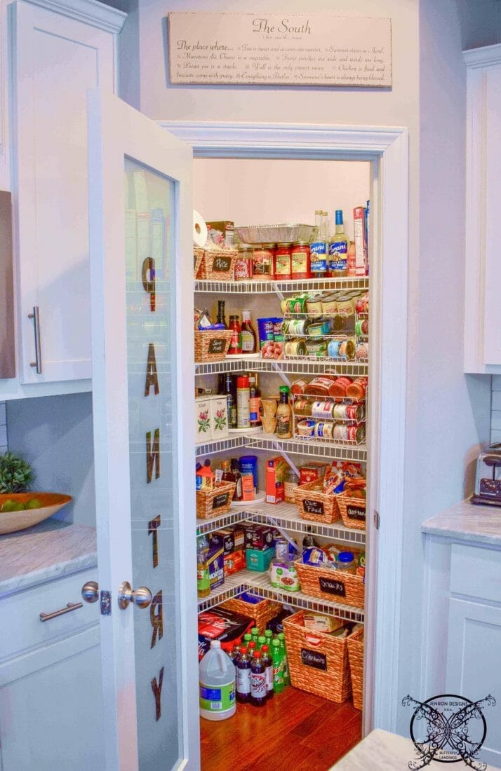 29 Helpful Small Walk in Pantry Ideas