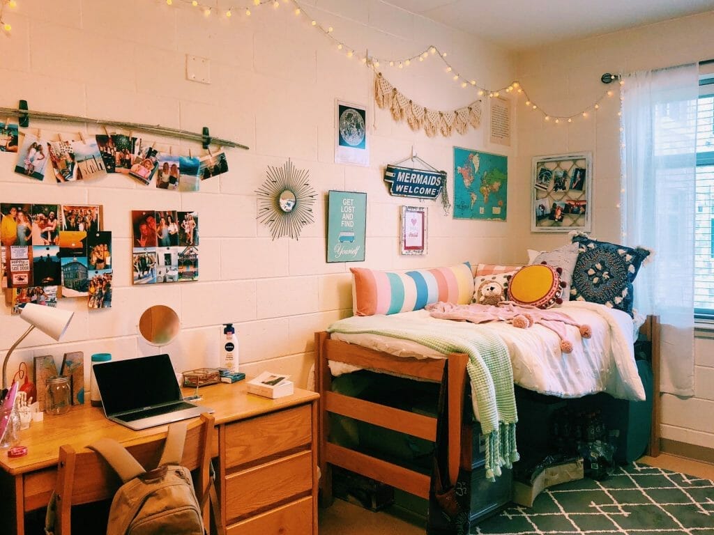 28 Fantastic Photo Collage Dorm Room Ideas You Can Emulate